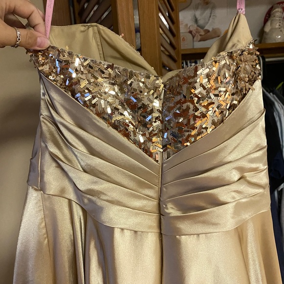 Size 8 prom dress - Picture 8 of 9